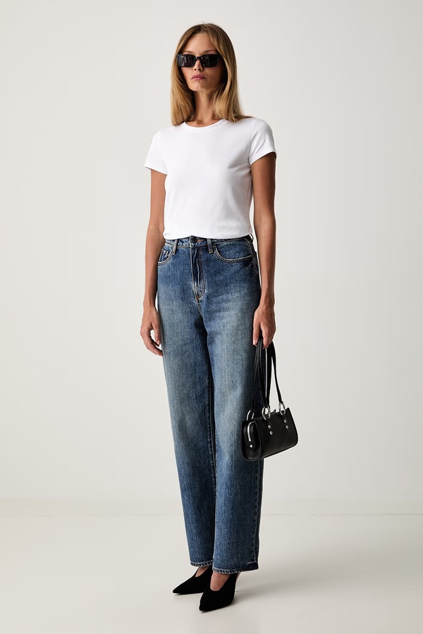 Футболка basic жіноча бавовняна з еластаном Armani Exchange колір білий фото 2