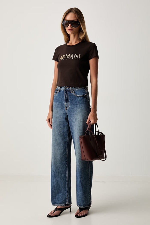Футболка жіноча бавовняна з еластаном Armani Exchange колір коричневий фото 2