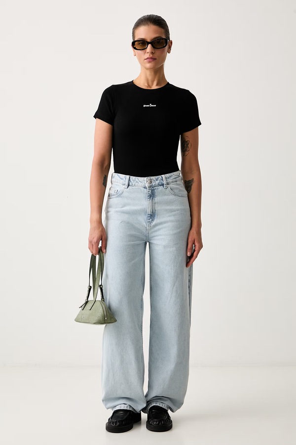 Футболка жіноча бавовняна з еластаном Guess Jeans колір чорний
