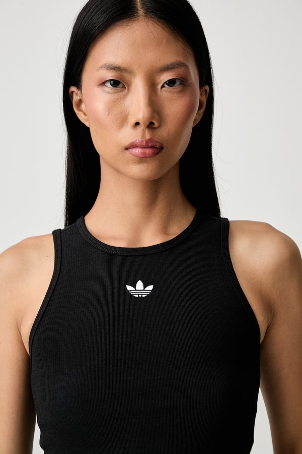 Кроп-топ жіночий adidas Originals Essentials колір чорний фото 4