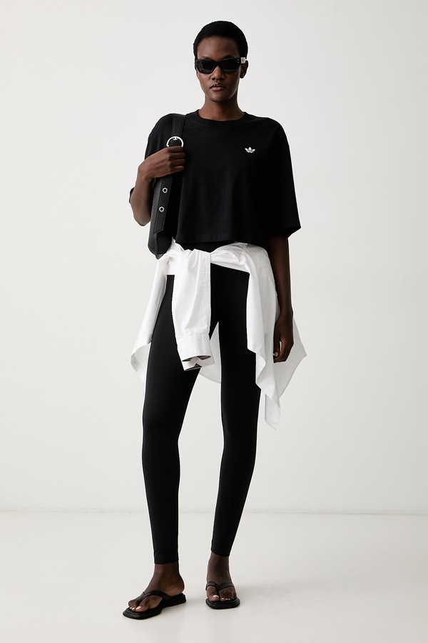 Футболка женская хлопковая adidas Originals Essentials цвет черный