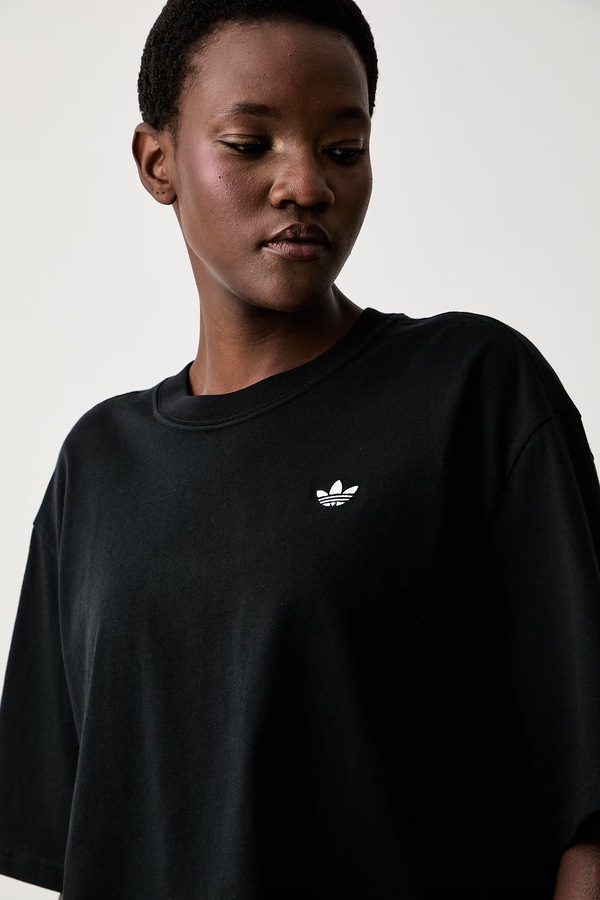 Футболка жіноча бавовняна adidas Originals Essentials колір чорний фото 4