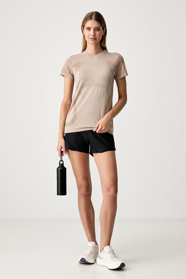 Футболка для тренувань жіноча Asics ROAD SEAMLESS SS TOP колір бежевий