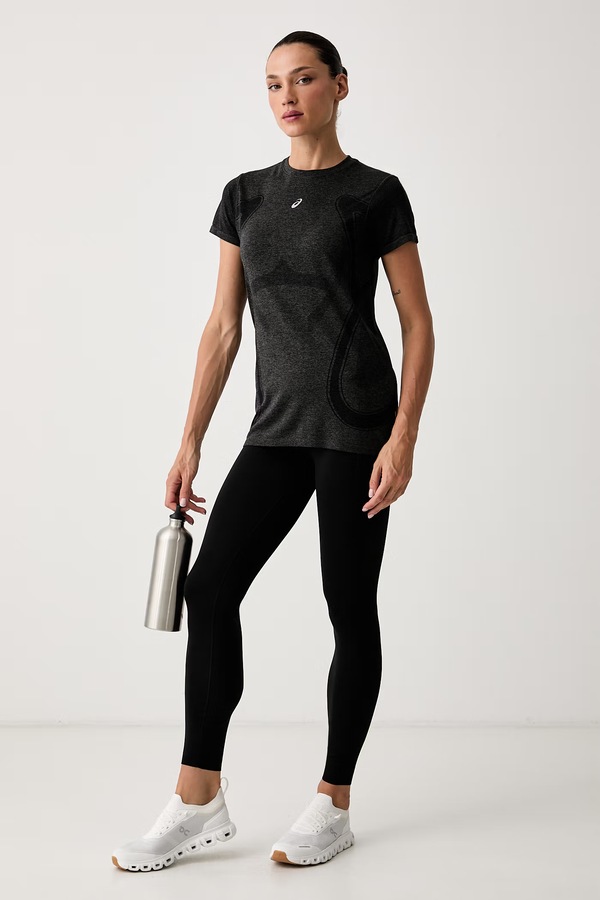Футболка для тренувань жіноча Asics ROAD SEAMLESS SS TOP колір сірий