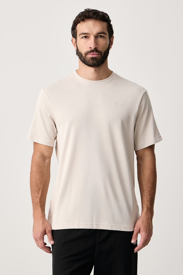 Спортивна футболка чоловіча з бавовною Nike Primary Dri-FIT колір бежевий