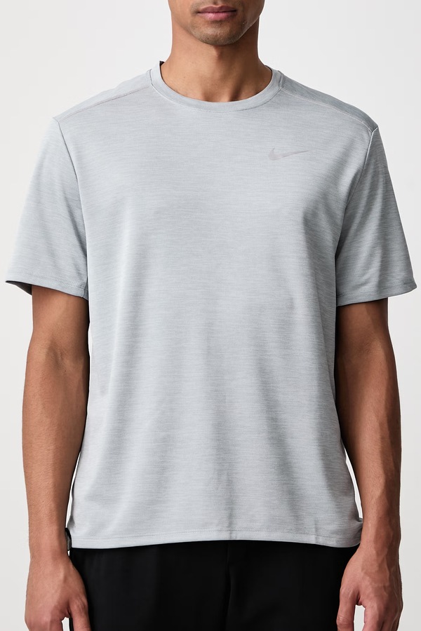 Спортивна футболка чоловіча Nike Miler Dri-FIT колір сірий фото 4