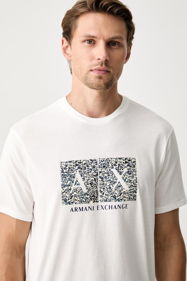 Футболка чоловіча бавовняна Armani Exchange колір білий фото 4