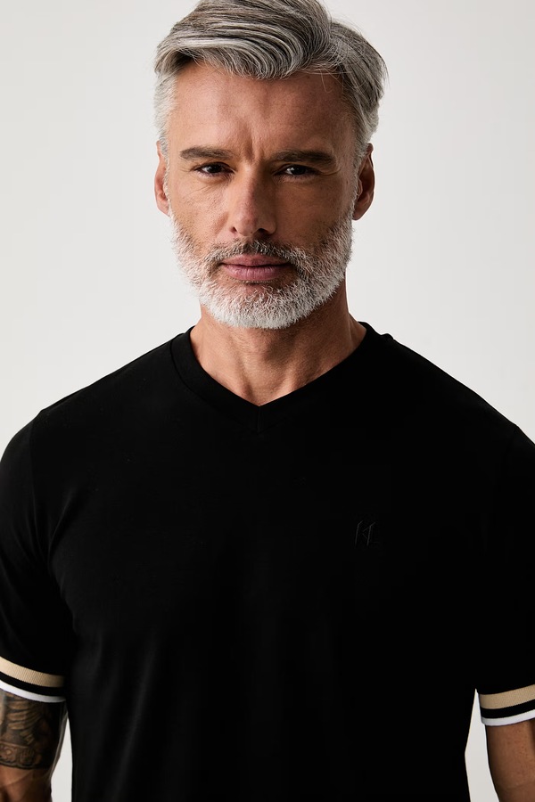Футболка чоловіча бавовняна з еластаном Karl Lagerfeld колір чорний фото 4