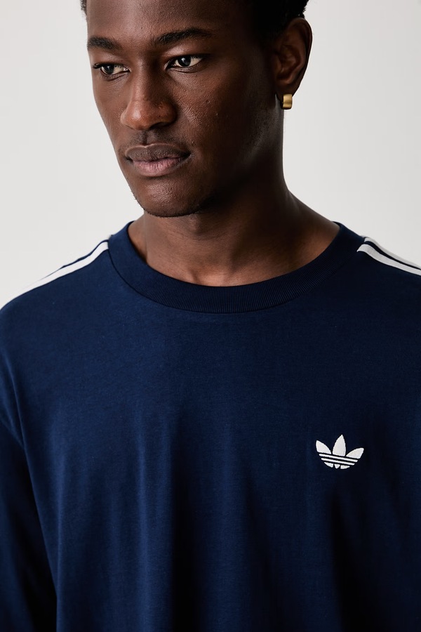 Футболка чоловіча бавовняна adidas Originals Adicolor колір темно-синій фото 4
