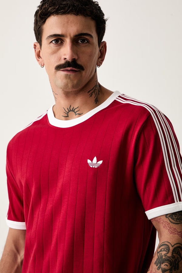 Футболка чоловіча бавовняна adidas Originals колір червоний фото 4