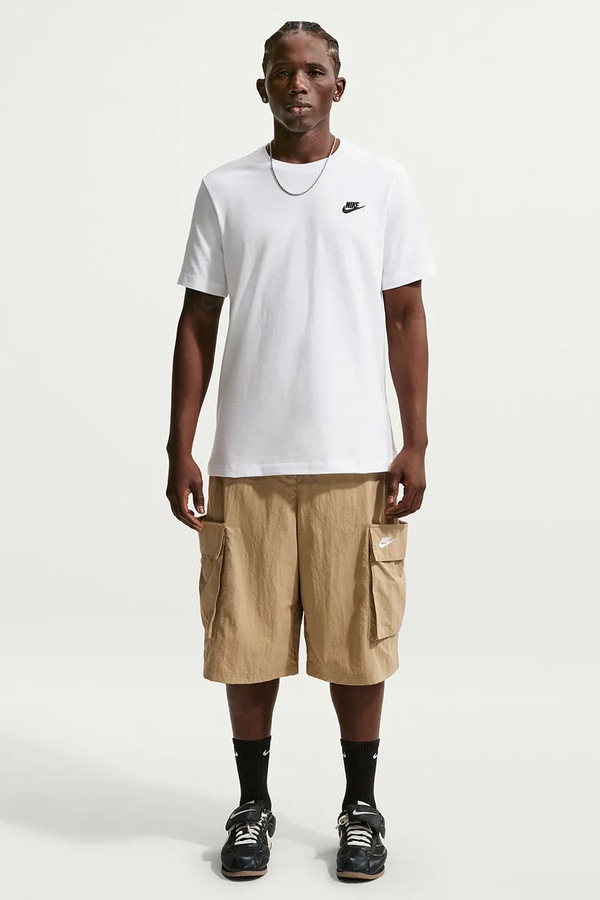 - Футболка Nike Sportswear