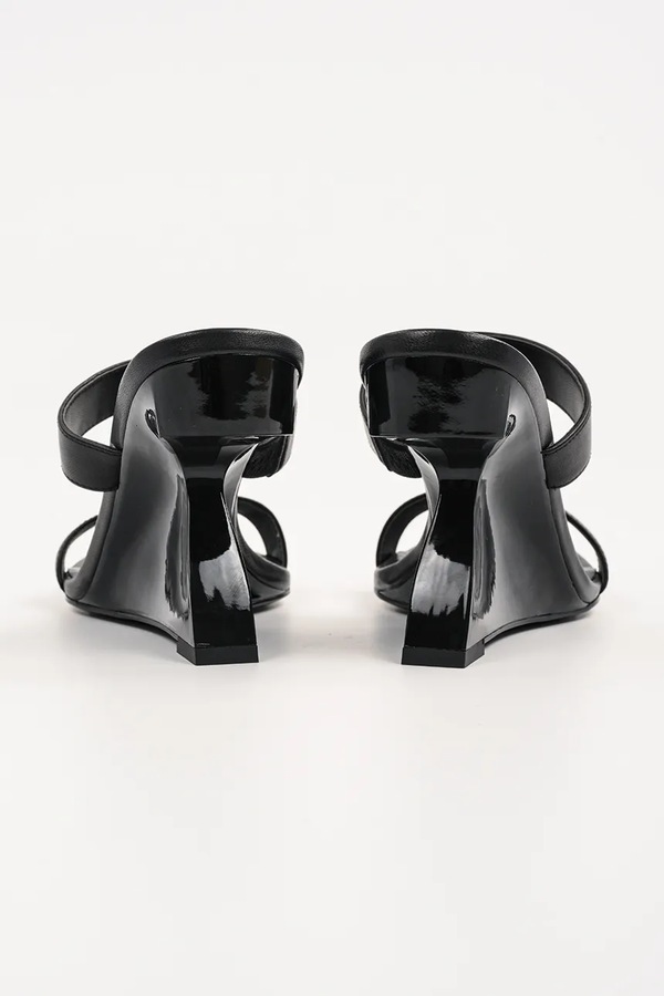 Шкіряні шльопанці Karl Lagerfeld WAVERLY колір чорний фото 3
