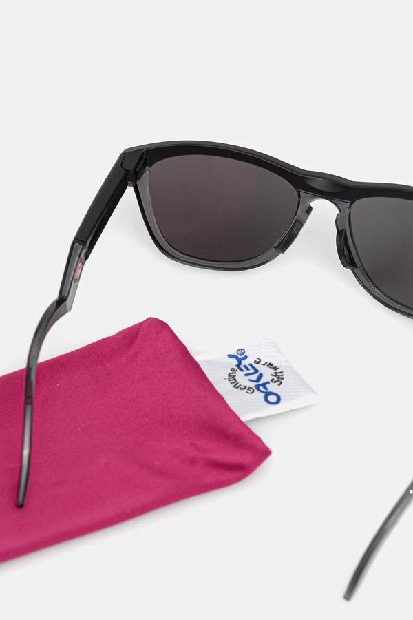 Сонцезахисні окуляри Oakley колір чорний фото 2