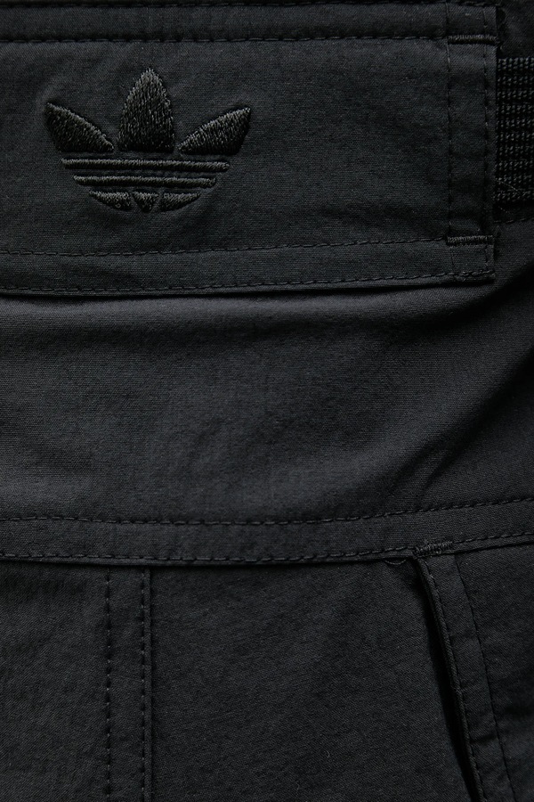 Шорти adidas Originals P ESS C Shorts колір чорний фото 4