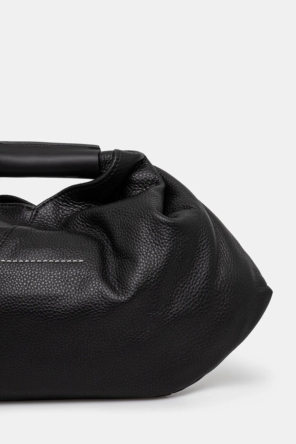 Шкіряна сумочка MM6 Maison Margiela Japanese Draped Mini колір чорний фото 3