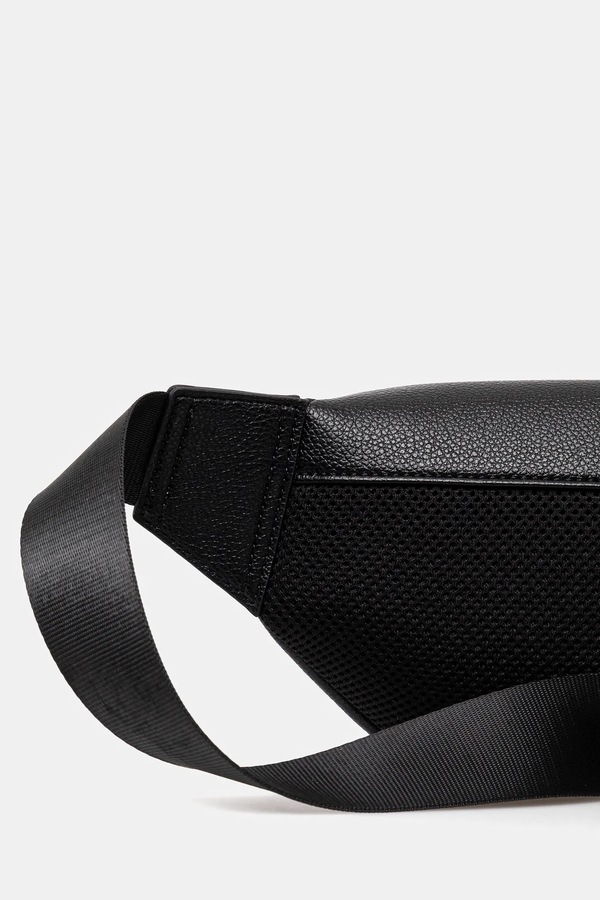 Сумка на пояс Armani Exchange цвет черный фото 2