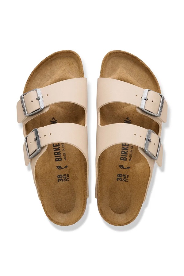 Шльопанці на пласкому підборі жіночі Birkenstock Arizona колір бежевий фото 4