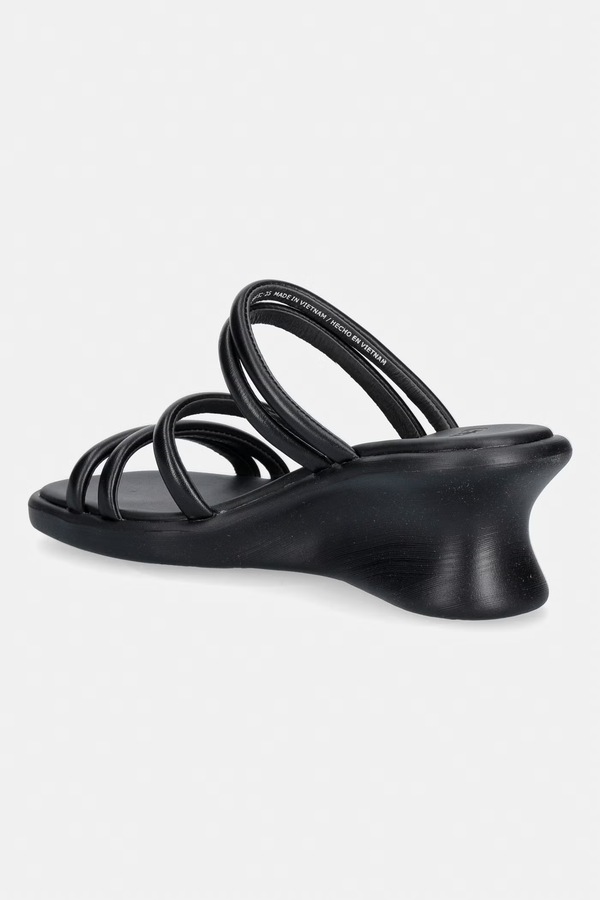 Шльопанці на танкетці жіночі шкіряні Camper Louise Sandal колір чорний фото 2