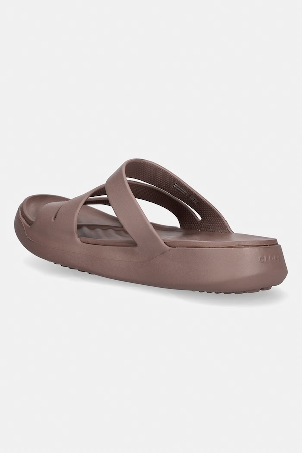 Шльопанці жіночі Crocs Getaway Strappy колір коричневий фото 2