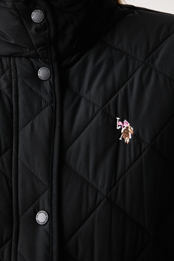 Демісезонна куртка жіноча U.S. Polo Assn. QUILTED JACKET колір чорний фото 4
