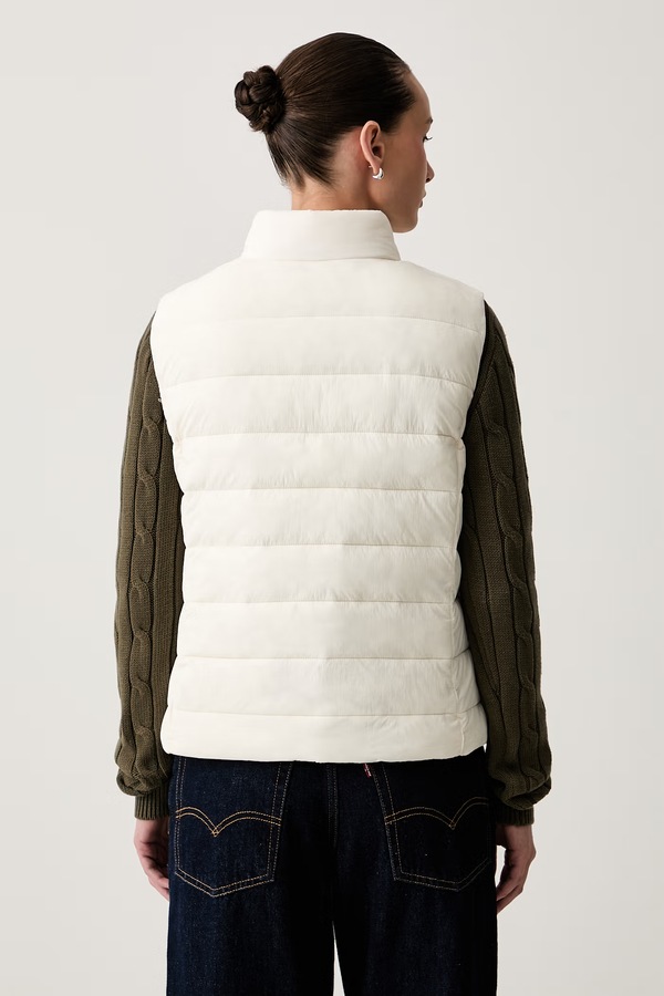 Безрукавка жіноча U.S. Polo Assn. Lightweight Puffer Gilet колір бежевий фото 3