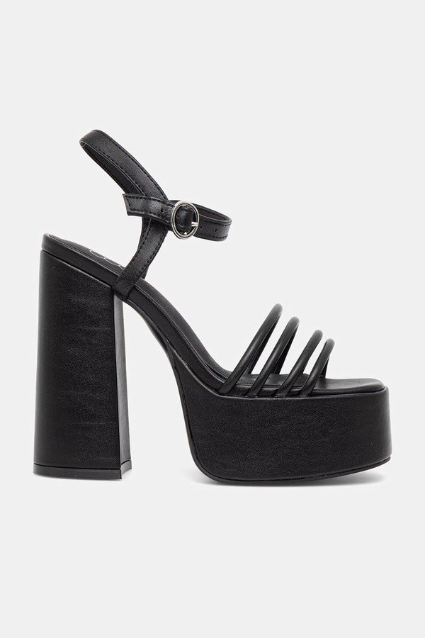 Босоножки на каблуке Koi Footwear Cosette Platform Strappy Heels цвет черный