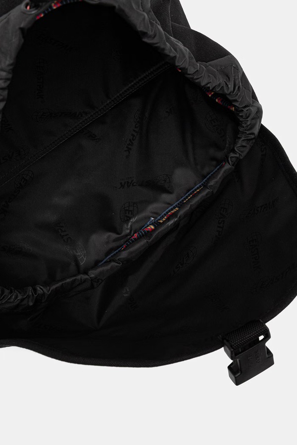 Рюкзак Eastpak CHAPEL HILL PAK'R колір чорний фото 3