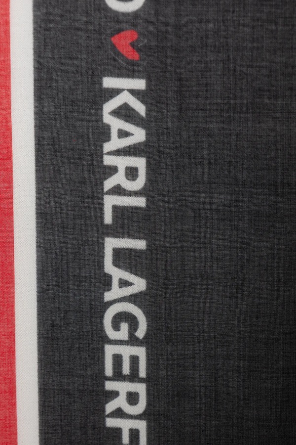 Хустка з додаванням шовку Karl Lagerfeld IKON VALENTINE колір чорний