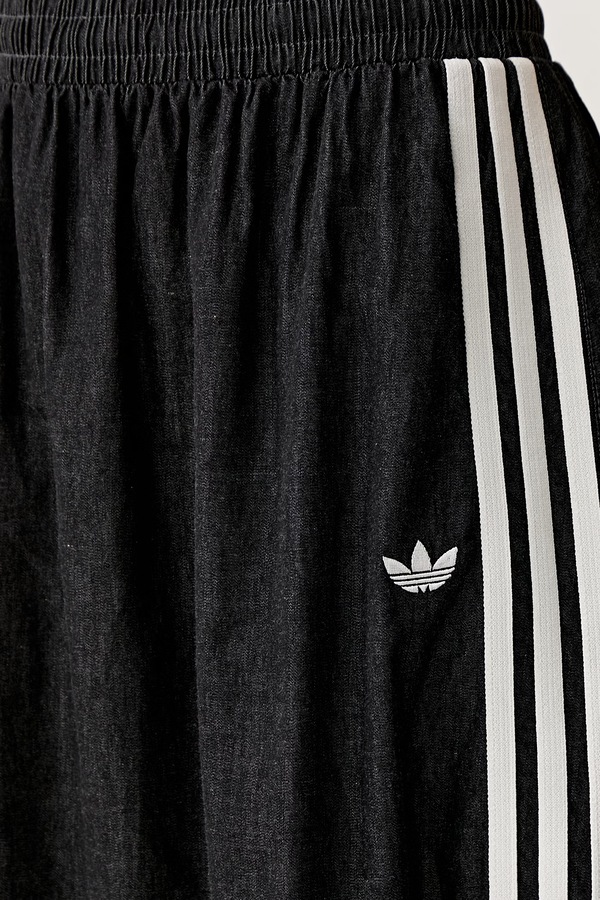 Спідниця-кльош бавовняна adidas Originals колір чорний фото 4