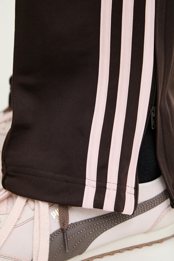 Спортивні штани жіночі adidas Originals Firebird Classic колір коричневий фото 4