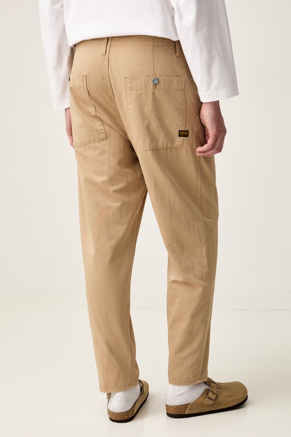 Брюки chinos мужские с хлопком G-Star Pleated Chino Relaxed Tapered цвет бежевый фото 2