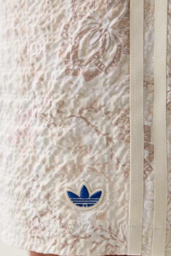 Шорти чоловічі adidas Originals Resort колір бежевий фото 4