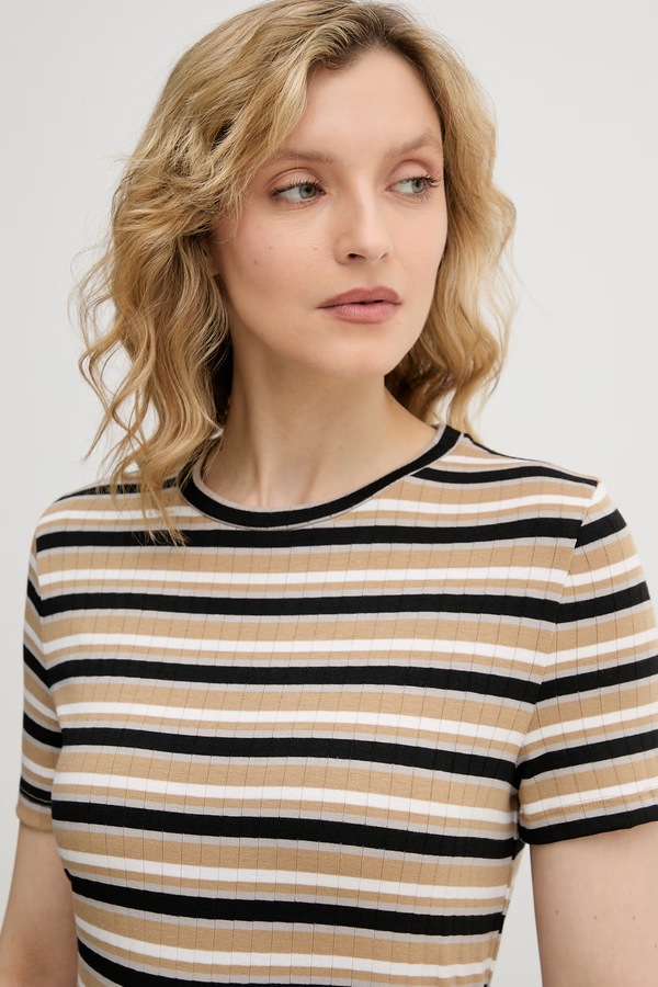 Футболка жіноча Sisley колір бежевий фото 4