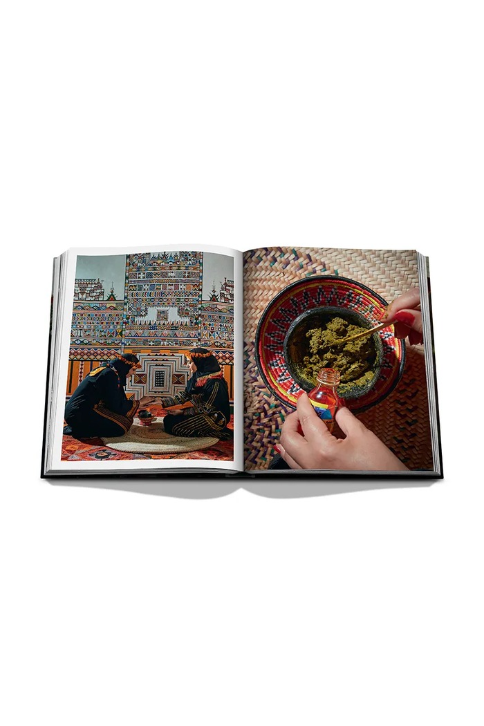 Assouline book Saudi Arabia: Flower Men by Bruno Doucey, English 9781649800862