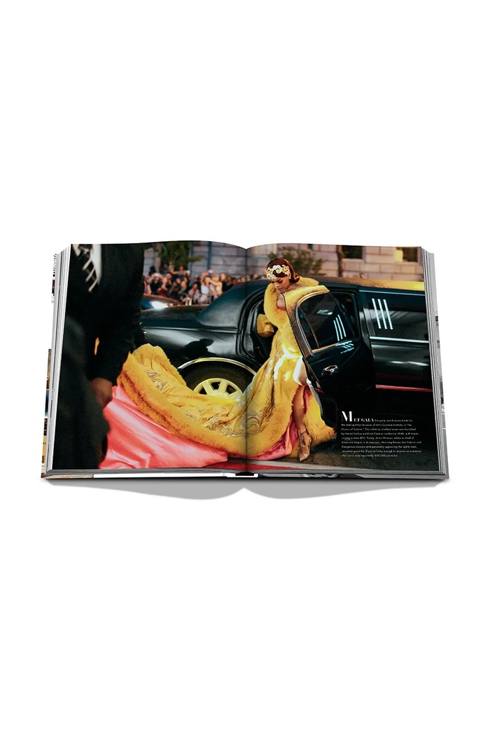 Assouline książka 5th Avenue-200 Years of Stories & Legends by Jay McInerney, Julie Satow, English 9781649803993