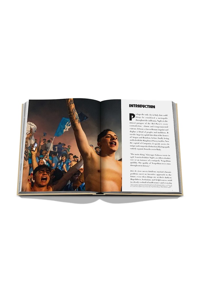 Kniha Assouline Napoli Amore by Cesare Cunaccia viacfarebná 9781649804341
