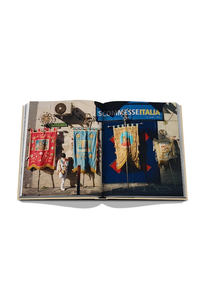 Kniha Assouline Napoli Amore by Cesare Cunaccia 9781649804341 viacfarebná