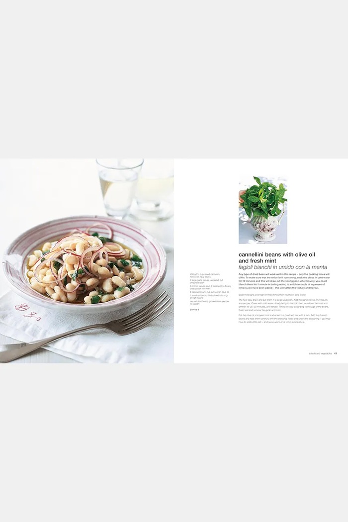 home & lifestyle książka The Italian Kitchen by Maxine Clark, English RP1103 niebieski AA00