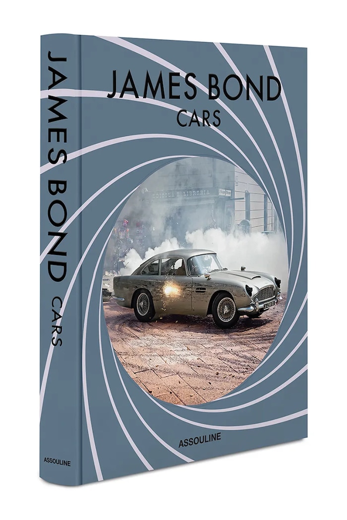 Kniha Assouline James Bond Cars by Chris Corbould, English 9781649804976 viacfarebná AA00
