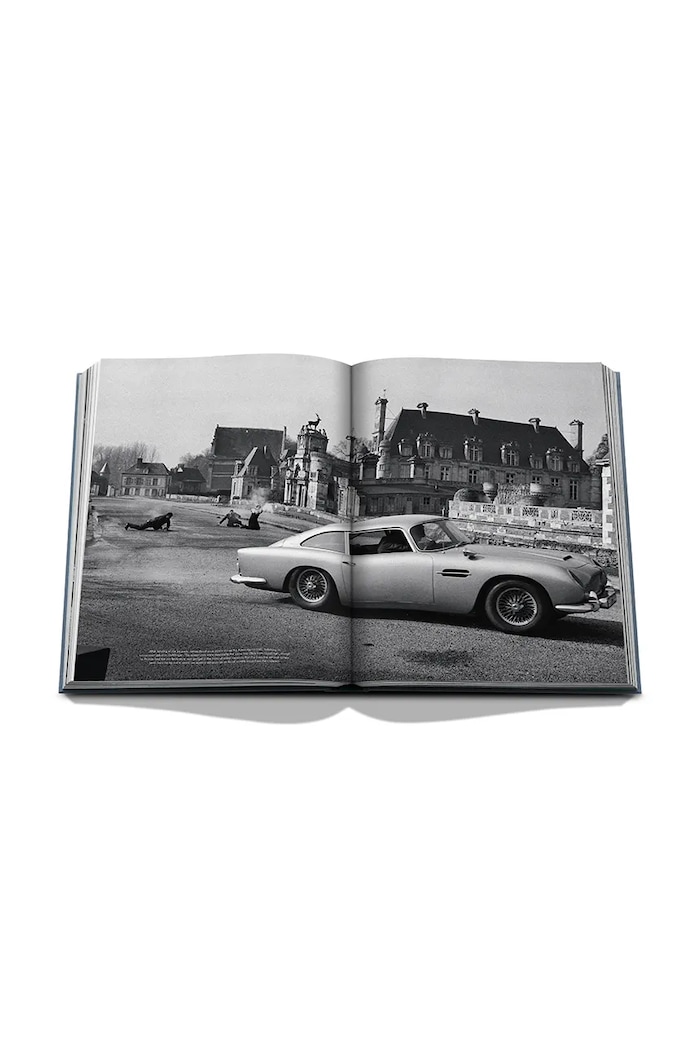Kniha Assouline James Bond Cars by Chris Corbould, English 9781649804976