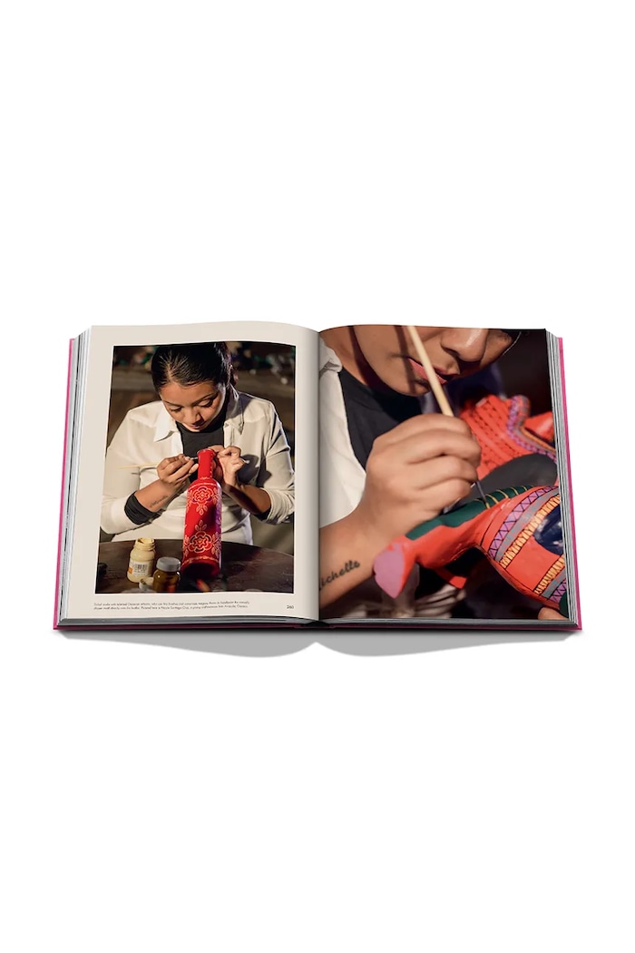 Assouline fotografska knjiga The Art of Tequila: Spirit of Mexico, Suleman Anaya 9781649805997