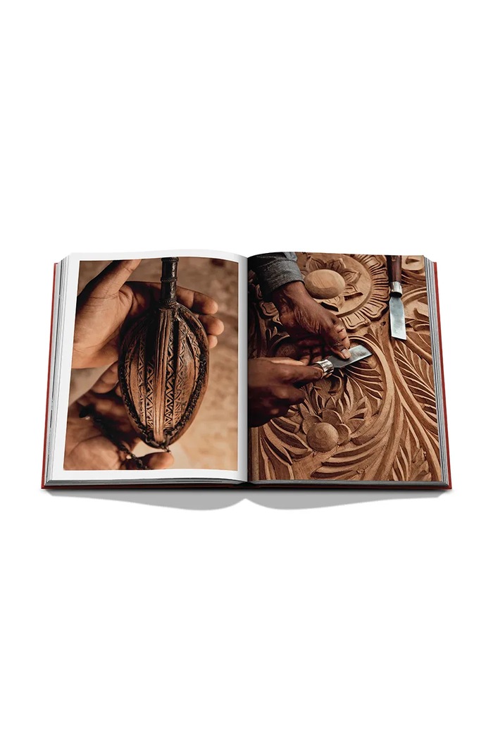 Assouline książka fotograficzna Oman Odyssey, Bérénice Geoffroy-Schneite 9781649805867