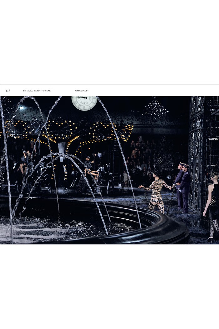 Książka fotograficzna Louis Vuitton Catwalk, Jo Ellison, Louise Rytter TH1018 pomarańczowy AA00