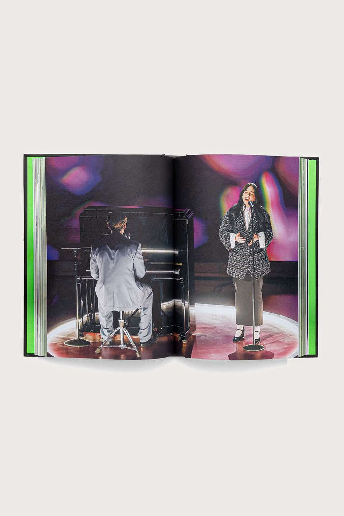 Lifestyle Książka Icons of Style - Billie Eilish CB1194 czarny