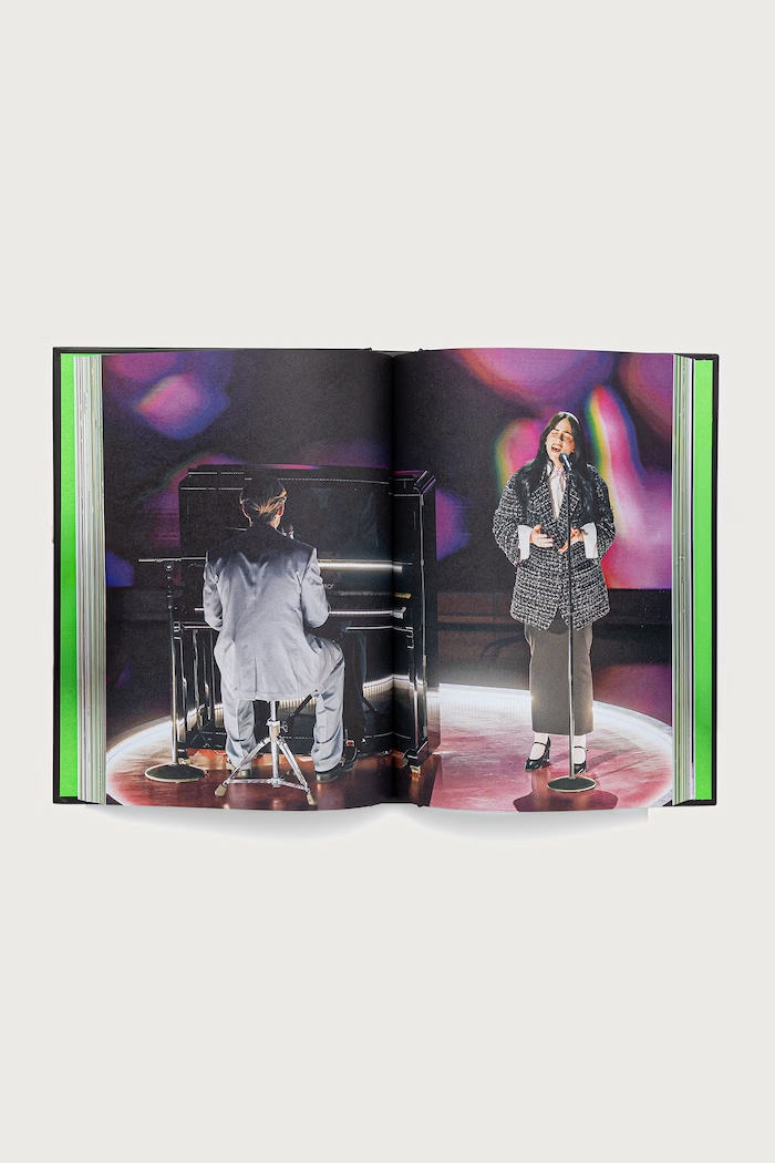 Lifestyle Książka Icons of Style - Billie Eilish CB1194 czarny