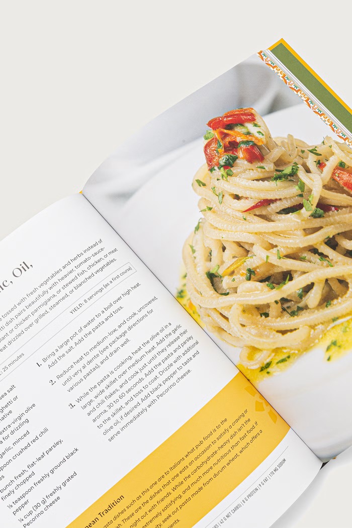 Książka kucharska 5-Ingredient Mediterranean Cookbook żółty QU1302