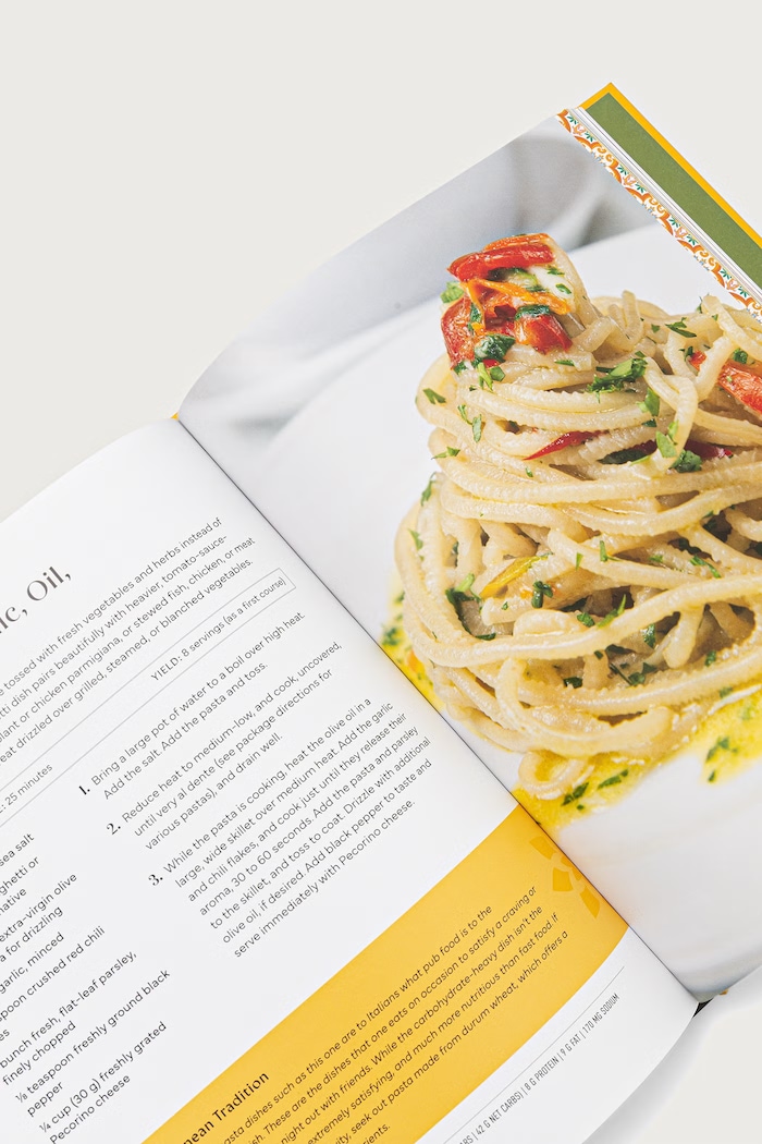 Książka kucharska 5-Ingredient Mediterranean Cookbook żółty QU1302