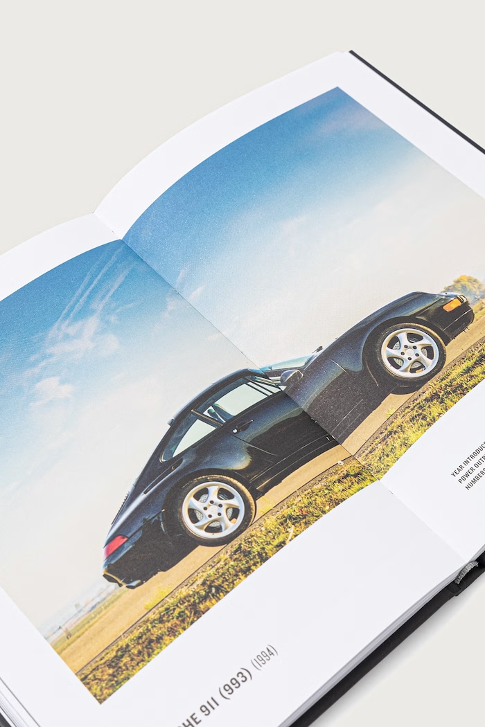 Lifestyle Fotoksiążka The Essence of Porsche, Sharon Kleinman HS1020 czarny