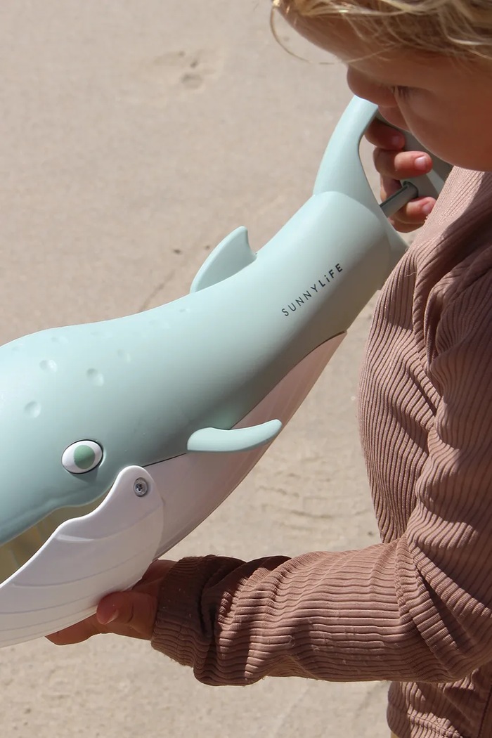 Hračka do piesku SunnyLife Whale Green S51SCLBL