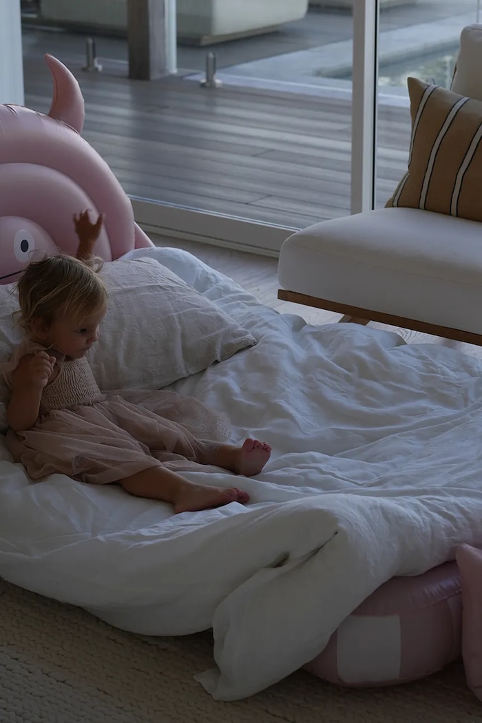 Nafukovacia posteľ pre deti SunnyLife Bed Monster Pink S51KSBDP